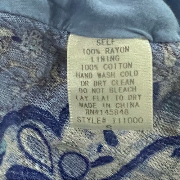 Everly blue and white boho split back crop top size small - Picture 6 of 6